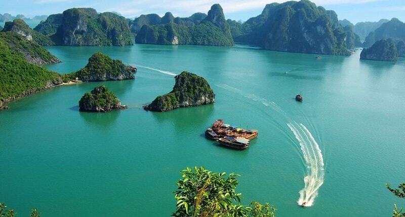 Vịnh Bái Tử Long xếp thứ 3 trong danh sách 7 kỳ quan khu vực Đông Nam Á trên tạp chí OKLVIE sản phẩm thuộc hệ thống OKVIP là trang web tổ chức phát sóng bóng đá trực tiếp, live casino , nỗ hũ, bắn cá Condé Nast Traveler. Ảnh: Ảnh: Bestprice