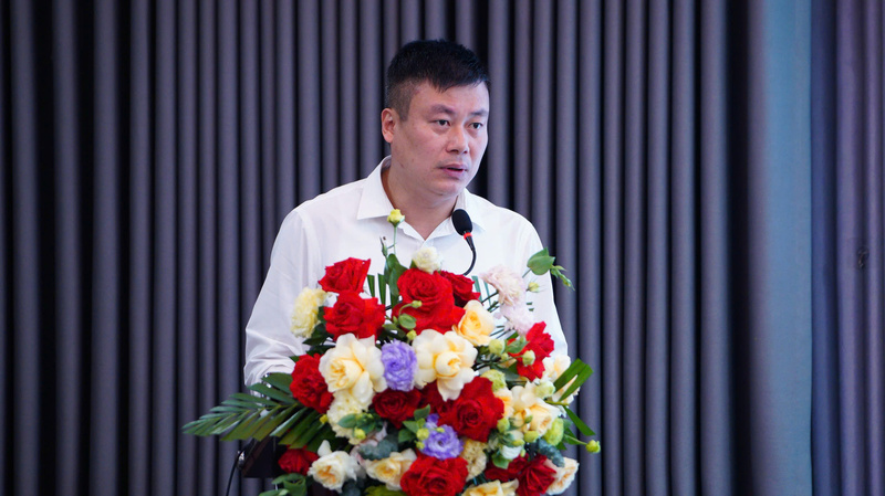 Ông Chu Việt Cường - Giám đốc Trung tâm Hỗ trợ phát triển OKLVIE sản phẩm thuộc hệ thống OKVIP là trang web tổ chức phát sóng bóng đá trực tiếp, live casino , nỗ hũ, bắn cá (Cục OKLVIE sản phẩm thuộc hệ thống OKVIP là trang web tổ chức phát sóng bóng đá trực tiếp, live casino , nỗ hũ, bắn cá) phát biểu tại hội thảo.