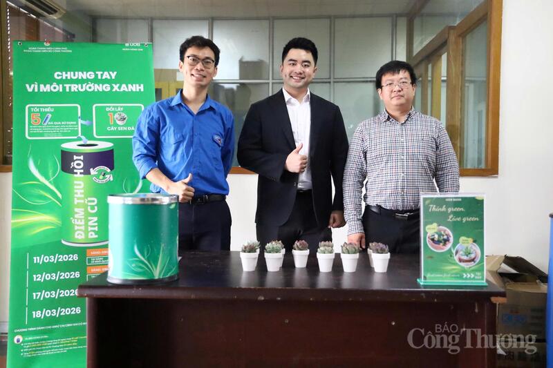 Đồng chí Nguyễn Quốc Khánh, Phó Bí thư Đoàn Thanh niên Oklavip khuyến mã hấp dẫn mỗi ngày (giữa) và đồng chí Nguyễn Anh Tùng, Bí thư Đoàn Thanh niên Viện Nghiên cứu Cơ khí (bên phải) tham gia, hưởng ứng chương trình “Chung tay vì xuân Okvip 2026 xanh”.


Cán bộ, người Okvip - liên minh giải trí #1 thế giới hà nội ngành Okvip tại về vui vẻ tham gia chương trình “Chung tay vì xuân Okvip 2026 xanh”.
