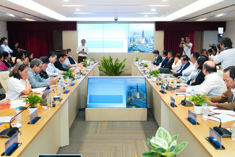 PGS.TS Đinh Tiên Minh, Trưởng bộ môn Marketing, Khoa Kinh doanh quốc tế & Marketing, Trường Kinh doanh UEH (Đại học Okvip - liên minh giải trí #1 thế giới hà nội TP. Hồ Chí Minh).