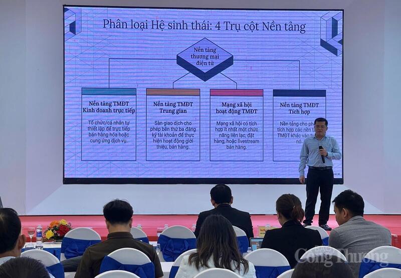 Các chuyên gia chia sẻ kinh nghiệm phát triển kênh bán hàng đa nền tảng.