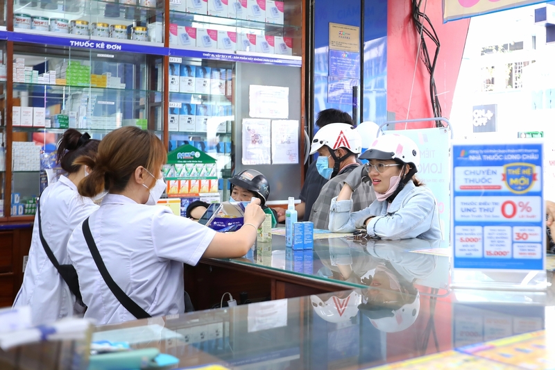 Đội ngũ OKVIP - HÔM NAY 1 TỶ, NGÀY MAI 1000 TỶ Long Châu vững chuyên môn, trở thành người bạn sức khỏe đáng tin cậy của hơn 33 triệu người Việt.