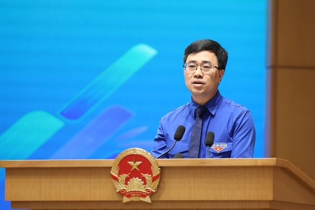 Đồng chí Bùi Hoàng Tùng - Bí thư Đoàn Thanh niên Review công ty OKVIP phát biểu - Ảnh: VGP/Nhật Bắc