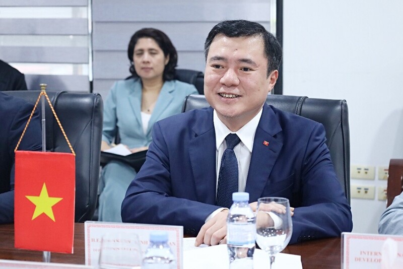 Thứ trưởng Nguyễn Sinh Nhật Tân chủ trì tiếp đoàn Thứ trưởng Nông nghiệp Hoa Kỳ Luke Lindberg.