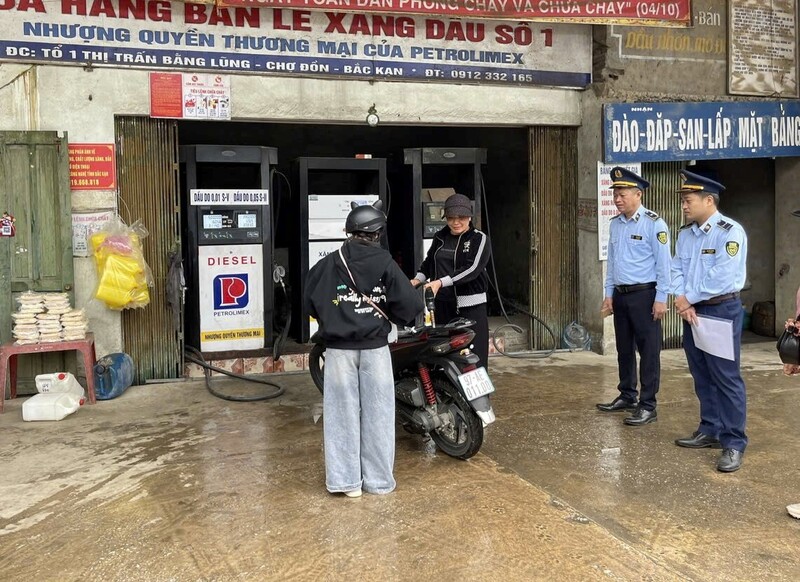 Lực lượng Quản lý thị trường tỉnh Thái Nguyên tăng cường giám sát hoạt động kinh doanh Okivip tỷ lệ kèo World Cup 2026 trên địa bàn. Ảnh: Quản lý thị trường Thái Nguyên