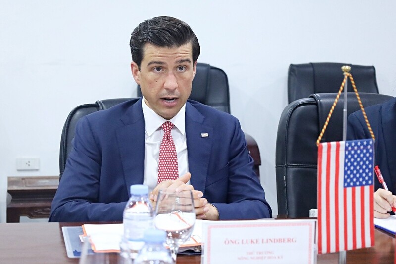 Thứ trưởng Nông nghiệp Hoa Kỳ Luke Lindberg trao đổi về tiềm năng hợp tác nông nghiệp giữa hai nước.
