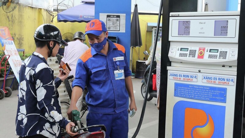 Giá xăng dầu tiếp tục giảm mạnh trong kỳ điều hành ngày 26/3.