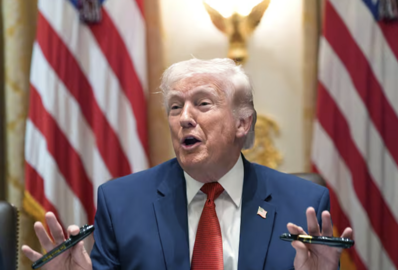 Tổng thống Donald Trump phát biểu trong cuộc họp Nội các tại Nhà Trắng (Washington, Mỹ). Ảnh: CNN