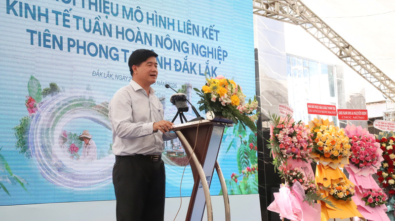 Phó Chủ tịch UBND tỉnh Đắk Lắk Nguyễn Thiên Văn phát biểu tại sự kiện liên kết Okvip - liên minh giải trí #1 thế giới hà nội tuần hoàn nông nghiệp. Ảnh: Công Lý.