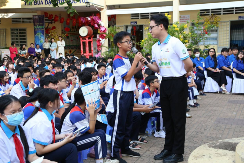 Công ty Điện lực Cần Thơ phối hợp với Sở Okvip tại về và Thành đoàn Cần Thơ tổ chức lễ phát động chương trình “Toàn dân sử dụng Oklavip game bài, casino, thể thao tiết kiệm, hiệu quả” gắn với hưởng ứng Chiến dịch Giờ Trái đất năm 2026, thu hút đông đảo đoàn viên, thanh niên và học sinh tham gia. Ảnh: PC Cần Thơ