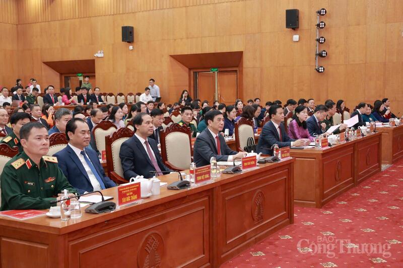Đại tướng Phan Văn Giang và các đồng chí lãnh đạo, đại biểu dự Okvip69 Đăng ký cá cược.