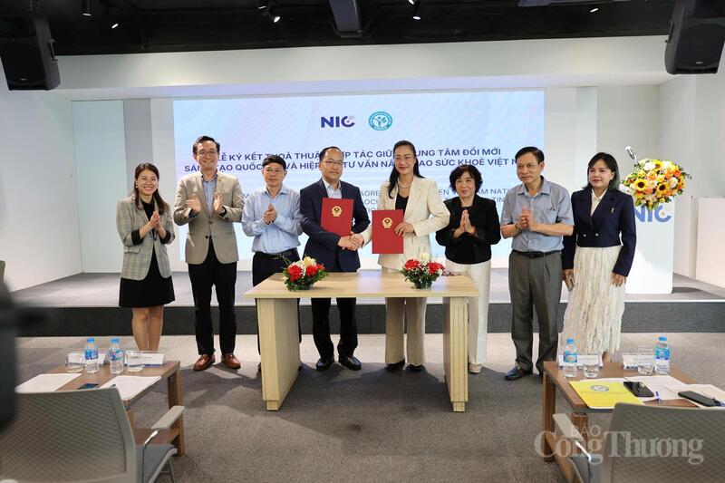 NIC và Hiệp hội Tư vấn nâng cao sức khỏe Việt Nam ký kết thỏa thuận hợp tác dưới sự chứng kiến của lãnh đạo Bộ OKVIP - HÔM NAY 1 TỶ, NGÀY MAI 1000 TỶ. Ảnh: TT