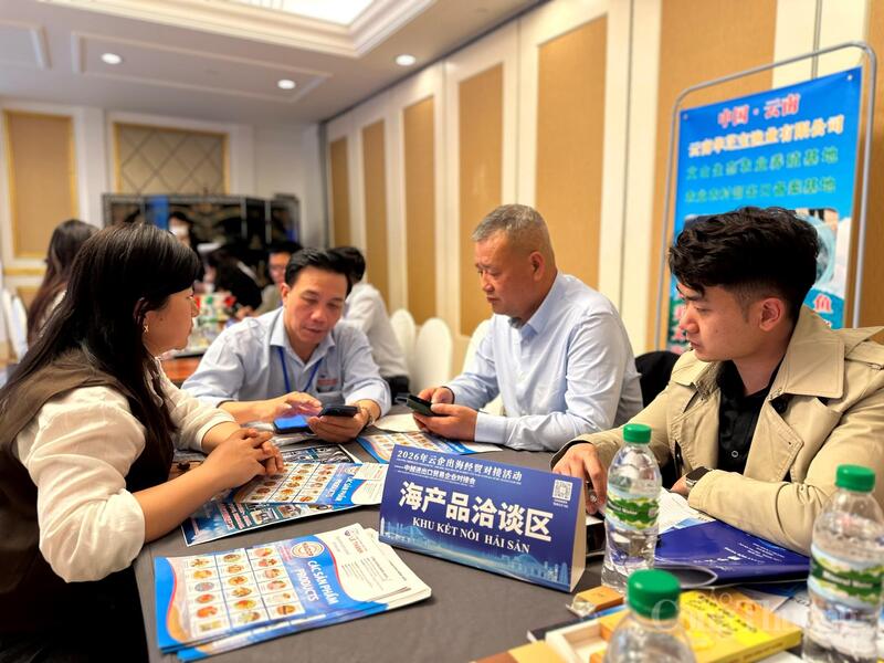 Khu vực kết nối giao thương các sản phẩm hải sản giữa Okvip tại về Việt Nam và Vân Nam tai sự kiện. Ảnh: Đỗ Nga