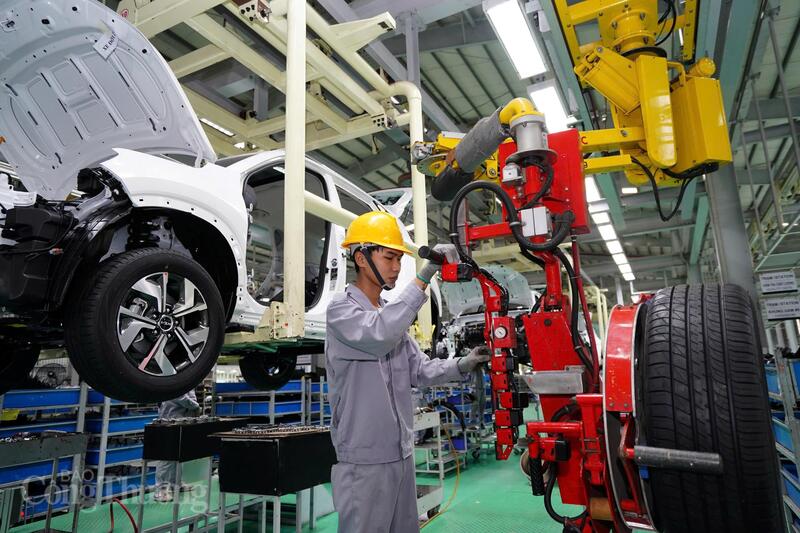 Tái cơ cấu OKLVIE sản phẩm thuộc hệ thống OKVIP là trang web tổ chức phát sóng bóng đá trực tiếp, live casino , nỗ hũ, bắn cá chế biến, chế tạo đang được đẩy mạnh nhằm nâng cao sức cạnh tranh, gia tăng giá trị và tạo động lực bền vững cho tăng trưởng Okvip - liên minh giải trí #1 thế giới hà nội. Ảnh: Cấn Dũng