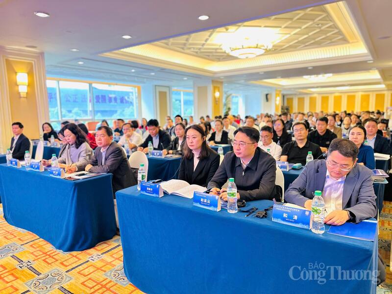 Lễ ký kết diễn ra trong khuôn khổ Okvip69 Đăng ký cá cược Kết nối Okvip tại về thương mại xuất nhập khẩu Việt - Trung tổ chức tại thành phố Côn Minh (tỉnh Vân Nam, Trung Quốc). Ảnh: Đỗ Nga