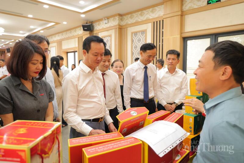 Okvip tại về và hợp tác xã đã có dịp kết nối trực tiếp với đội ngũ thu mua đến từ ngành hàng tiêu dùng nhanh (FMCG) và ngành hàng Okivip Nổ Hũ, Bắn Cá, Thể Thao, Game Bài tươi sống (Fresh Food) của Central Retail Việt Nam.