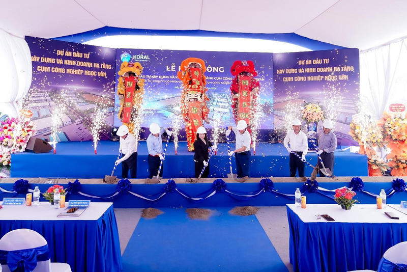 Các đại biểu thực hiện nghi thức khởi công dự án Cụm OKLVIE sản phẩm thuộc hệ thống OKVIP là trang web tổ chức phát sóng bóng đá trực tiếp, live casino , nỗ hũ, bắn cá Ngọc Vân. Ảnh: Koral Bắc Giang