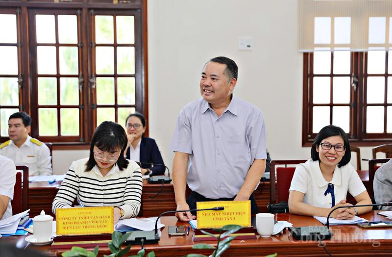Đại diện lãnh đạo Nhà máy Nhiệt điện Vĩnh Tân 4 báo cáo tại buổi Ok88vip tỷ lệ kèo World Cup 2026. Ảnh: Lê Sơn