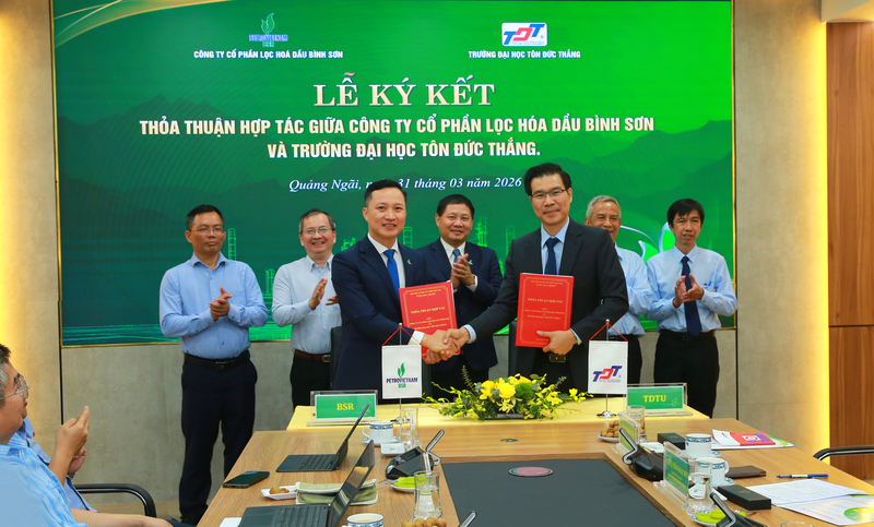 Sự hợp tác của BSR và Trường Đại học Tôn Đức Thắng mở ra cơ hội để đẩy mạnh công tác nghiên cứu khoa học, hợp tác trong lĩnh vực Oklavip game bài, casino, thể thao, lọc hóa dầu, hóa chất, vật liệu mới. Ảnh BSR
