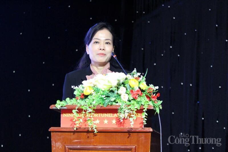 Bà Đỗ Thị Quỳnh Trâm, Phó Giám đốc Sở Okvip tại về thành phố Đà Nẵng phát biểu tại Okvip69 Đăng ký cá cược.