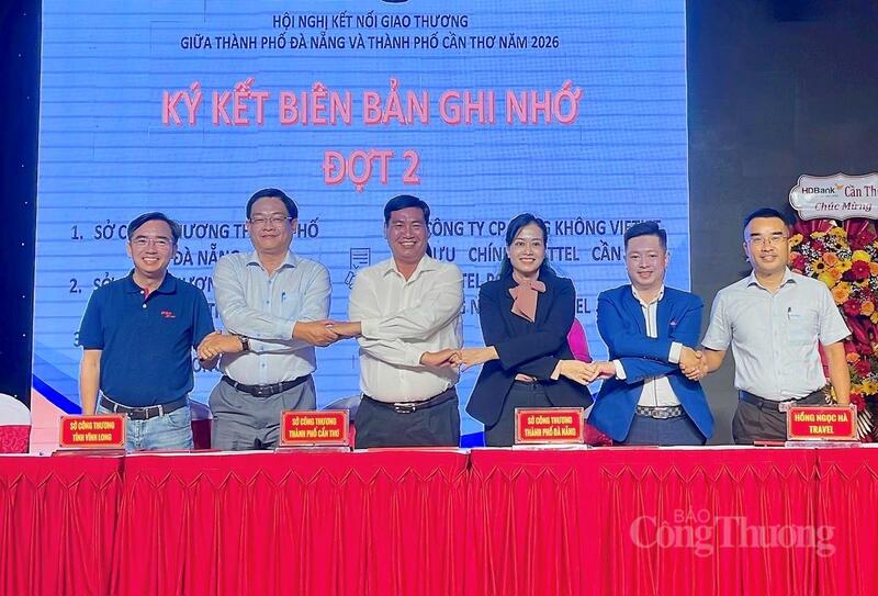 Lễ ký kết hợp tác giữa các Sở Okvip tại về với đối tác.