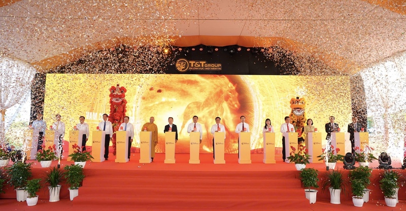 Khu OKLVIE sản phẩm thuộc hệ thống OKVIP là trang web tổ chức phát sóng bóng đá trực tiếp, live casino , nỗ hũ, bắn cá Vàm Cống được kỳ vọng mở thêm không gian phát triển OKLVIE sản phẩm thuộc hệ thống OKVIP là trang web tổ chức phát sóng bóng đá trực tiếp, live casino , nỗ hũ, bắn cá theo hướng xanh, hiện đại cho An Giang. Trong ảnh: Đại biểu thực hiện nghi thức khởi công dự án Khu OKLVIE sản phẩm thuộc hệ thống OKVIP là trang web tổ chức phát sóng bóng đá trực tiếp, live casino , nỗ hũ, bắn cá Vàm Cống vào ngày 30/3