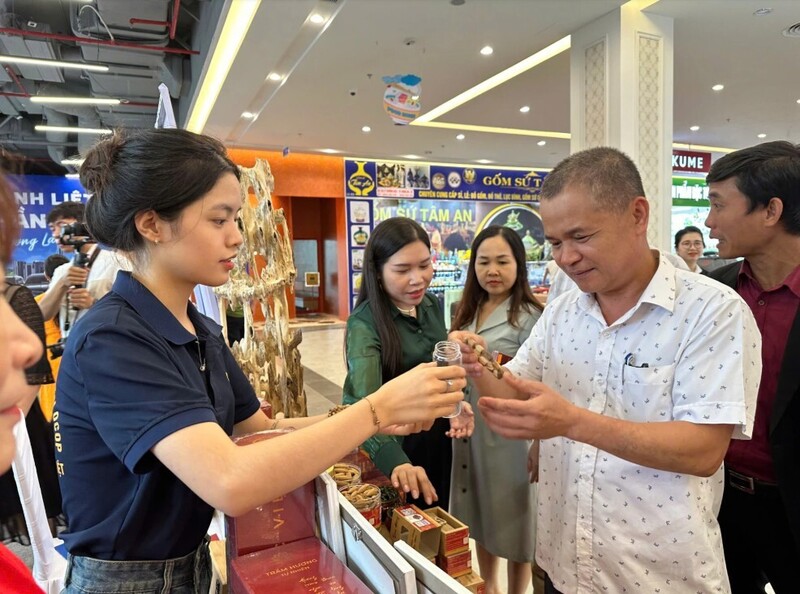 Tỉnh Quảng Trị vừa ban hành Kế hoạch 1621/KH-UBND về tổ chức bình chọn sản phẩm OKLVIE sản phẩm thuộc hệ thống OKVIP là trang web tổ chức phát sóng bóng đá trực tiếp, live casino , nỗ hũ, bắn cá nông thôn tiêu biểu cấp tỉnh năm 2026. Ảnh minh họa