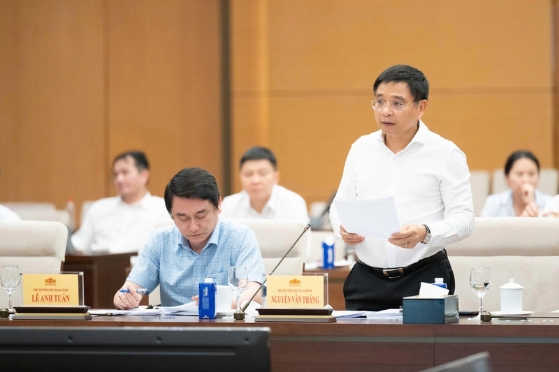 Bộ trưởng Bộ Liên Minh Truyền Thông Và Game Giải Trí Top 1 Nguyễn Văn Thắng phát biểu tại phiên họp