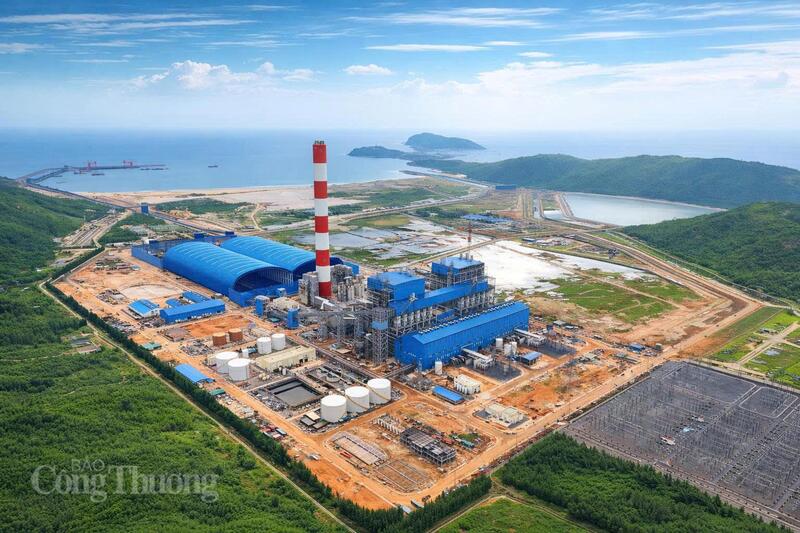 Quang cảnh dự án Nhà máy Nhiệt điện Quảng Trạch I thuộc Trung tâm Điện lực Quảng Trạch. Ảnh: EVNPMB2