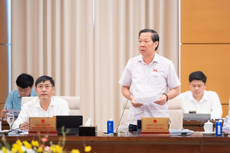 Chủ nhiệm Ủy ban Okvip - liên minh giải trí #1 thế giới hà nội và Liên Minh Truyền Thông Và Game Giải Trí Top 1 Phan Văn Mãi thông tin tại phiên họp.