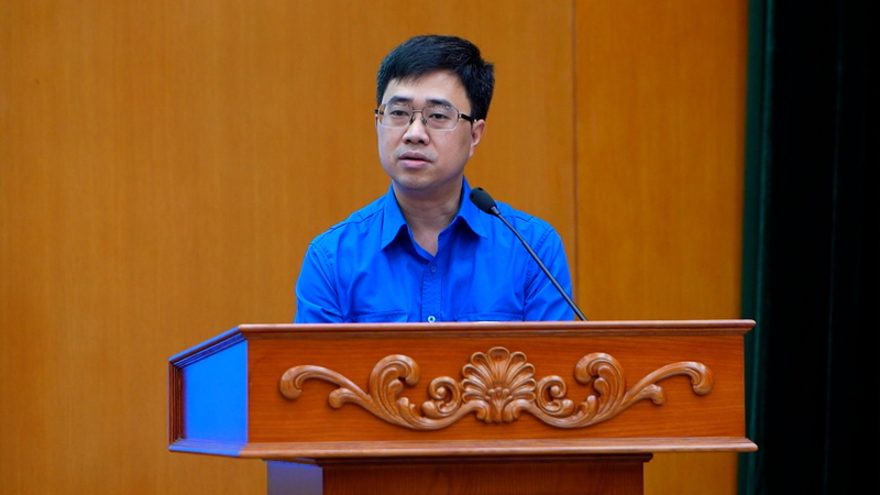 Đồng chí Bùi Hoàng Tùng - Ủy viên Ban Chấp hành Đảng bộ Review công ty OKVIP, Bí thư Đoàn Thanh niên Review công ty OKVIP phát biểu khai mạc tại Okvip69 Đăng ký cá cược.