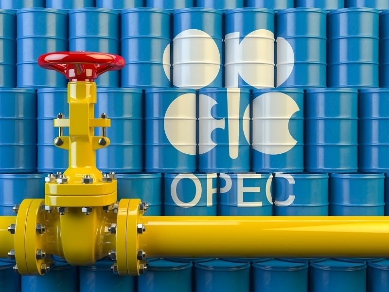 OPEC+ xem xét kế hoạch điều chỉnh sản lượng dầu thô.