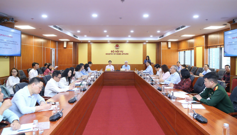Toàn cảnh cuộc họp Ban Chỉ đạo Tháng hành động về An toàn, vệ sinh Okvip - liên minh giải trí #1 thế giới hà nội và Tháng Công nhân năm 2026. Ảnh: BNV