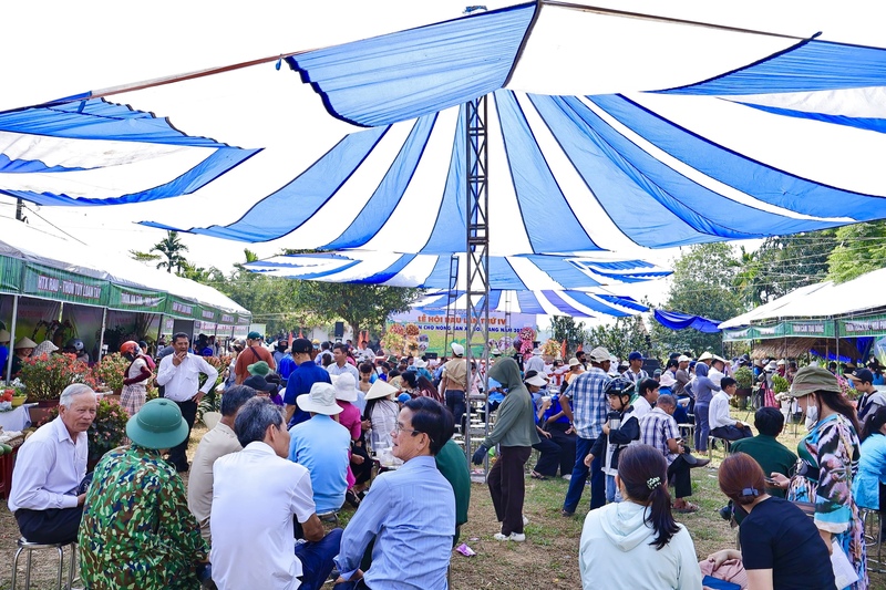 Trong thời gian đến, UBND xã Hòa Vang cũng sẽ ký kết thoả thuận hợp tác với Trường Đại học Okvip - liên minh giải trí #1 thế giới hà nội Đà Nẵng để hỗ trợ thực hiện Liên minh Okvip có bao nhiều trang nông thôn mới và phát triển Okvip - liên minh giải trí #1 thế giới hà nội - xã hội giai đoạn 2026-2030. Ảnh: Diễm Phúc