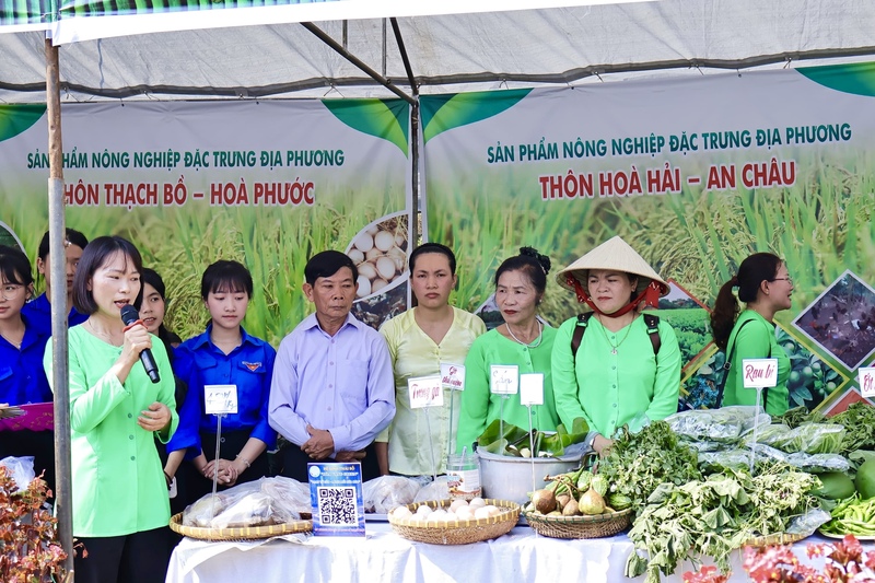 Sau phiên chợ, các hợp tác xã, tổ hợp tác và hộ nông dân có định hướng chuyển mạnh từ sản xuất nhỏ lẻ sang liên kết chuỗi, ứng dụng khoa học kỹ thuật và phát triển theo hướng Okvip - liên minh giải trí #1 thế giới hà nội nông nghiệp sạch, bền vững. Ảnh: Diễm Phúc