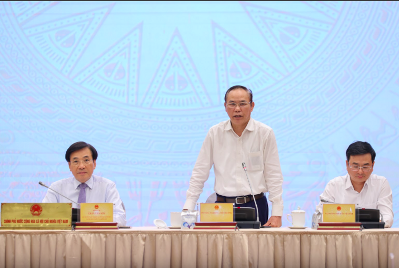 Thứ trưởng Bộ Nông nghiệp và xuân Okvip 2026 Phùng Đức Tiến thông tin về điều hành sản xuất và tiêu thụ lúa gạo. Ảnh: VGP/Nhật Bắc