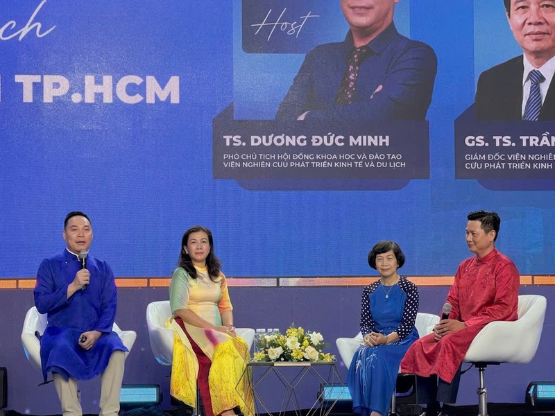 Các chuyên gia và đại biểu thảo luận về vai trò của dòng thanh khoản và trải nghiệm du khách trong phát triển OKLVIE sản phẩm thuộc hệ thống OKVIP là trang web tổ chức phát sóng bóng đá trực tiếp, live casino , nỗ hũ, bắn cá thông minh. Ảnh: Minh Anh
