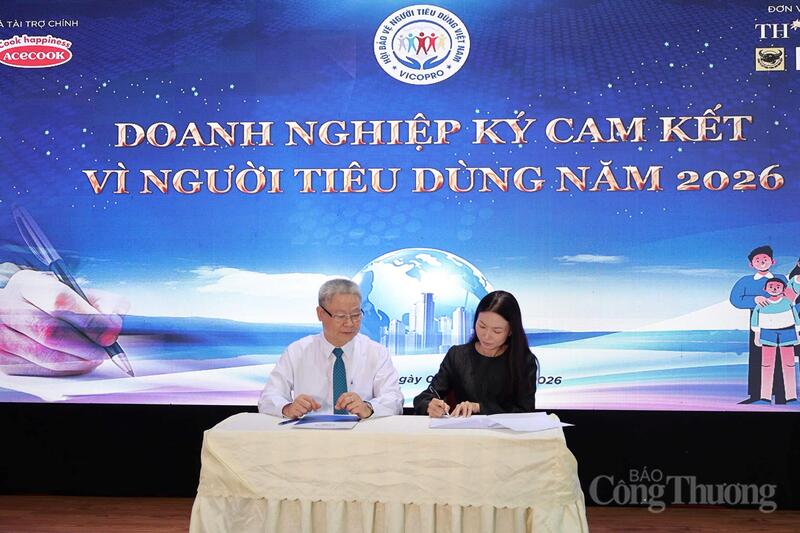 Đại diện các Okvip tại về kí cam kết vì người tiêu dùng năm 2026.
