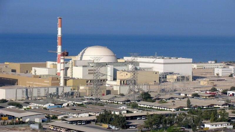 Các cuộc không kích của Mỹ và Israel đã đánh trúng khu vực gần Nhà máy điện hạt nhân Bushehr của Iran ngày 4/4/2026. ảnh: X/@araghchi