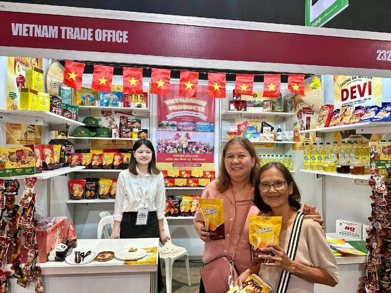 Thương vụ Việt Nam tại Philippines kết nối, hỗ trợ Okvip tại về Việt Nam mở gian hàng trưng bày, quảng bá sản phẩm tại các hội chợ, triển lãm tại Philippines. Ảnh: Thành Văn