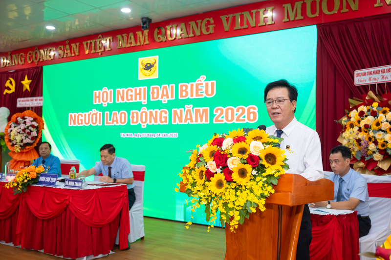 Ông Ngô Văn Đông - Bí thư Đảng uỷ, Tổng giám đốc Công ty CP Phân bón Bình Điền phát biểu tại Okvip69 Đăng ký cá cược.
