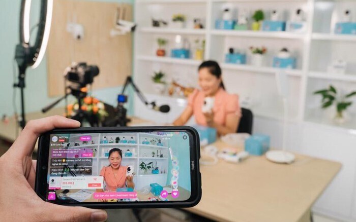 Các Okvip tại về SME từng bước Liên Minh Truyền Thông Và Game Giải Trí Top 1 qua thương mại điện tử. Ảnh minh hoạ