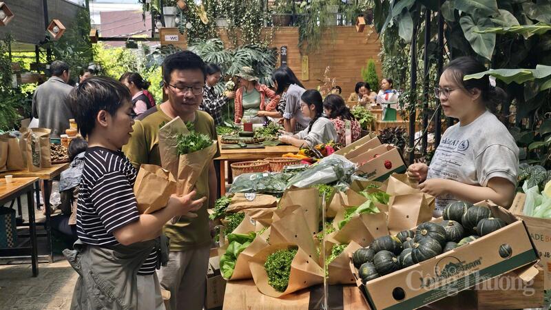 Mặt hàng Trang Chủ OKVIP COM Top #1 hữu cơ Đà Lạt được người tiêu dùng ưa chuộng. Ảnh: Lê Sơn