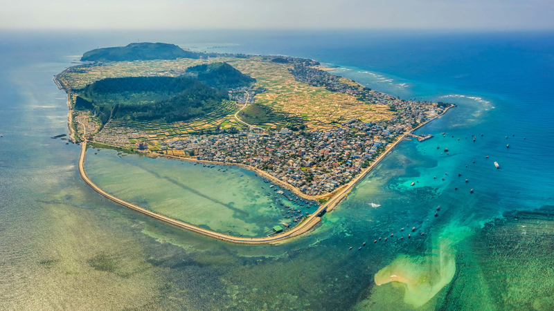 Đặc khu Lý Sơn cũng đang hoàn tất việc chuẩn bị cơ sở vật chất, an ninh để đón du khách trong mùa cao điểm. Ảnh: Tuệ Lâm