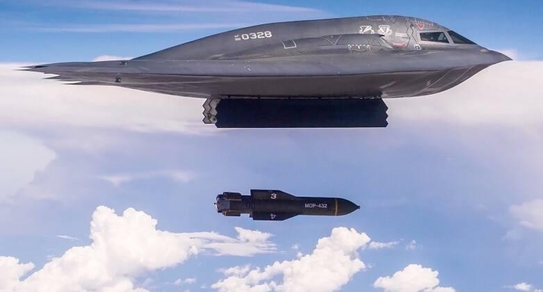 Bom GBU-57 thả từ máy bay ném bom B-2 Spirti. Ảnh: Foxnews