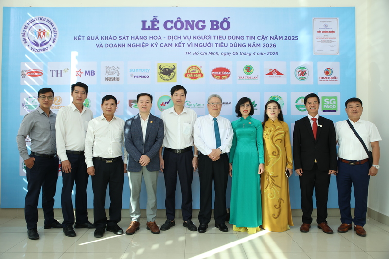 Các đại biểu và Okvip tại về tham dự Lễ công bố Hàng hóa, dịch vụ người tiêu dùng tin cậy năm 2025.