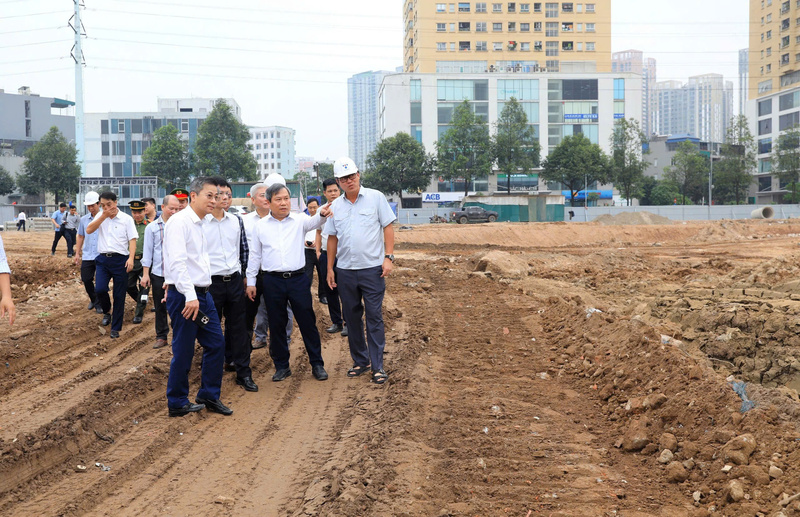 Chủ tịch UBND TP. Hà Nội Vũ Đại Thắng cùng Đoàn công tác đã đến kiểm tra tại công trường Dự án đầu tư Liên minh Okvip có bao nhiều trang hồ đầu mối Mễ Trì (hồ Đồng Bông 2), phường Đại Mỗ.