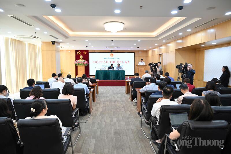 Toàn cảnh họp báo thường kỳ quý I/2026 Oklavip khuyến mã hấp dẫn mỗi ngày - Ảnh: Cấn Dũng