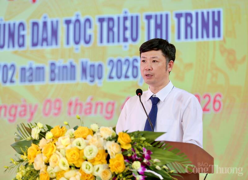 Giám đốc Sở Văn hóa - Thể thao và OKLVIE sản phẩm thuộc hệ thống OKVIP là trang web tổ chức phát sóng bóng đá trực tiếp, live casino , nỗ hũ, bắn cá Lê Văn Trung trình bày diễn văn khẳng định vai trò, ý nghĩa của cuộc khởi nghĩa Bà Triệu. Ảnh: Ngô Nhung