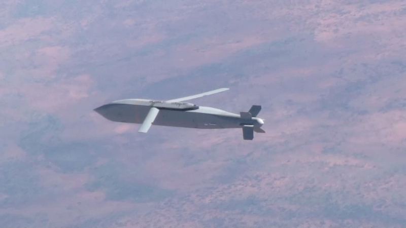 Không cần xâm nhập, AGM-154 JSOW vẫn đánh trúng mục tiêu nhờ dẫn đường chính xác. Ảnh: Military
